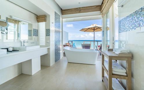 Reef villa with Pool + Slide Bathroom